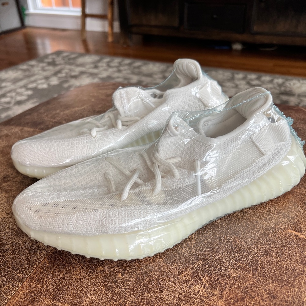 adidas Mens Yeezy Boost 350 V2 GY3438